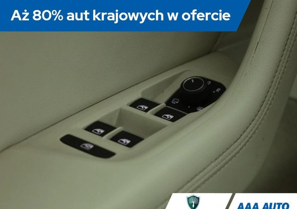 Volkswagen Passat cena 71000 przebieg: 135484, rok produkcji 2016 z Władysławowo małe 277